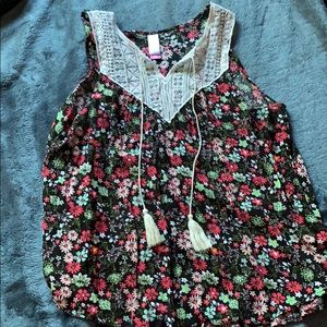 Flower pattern top